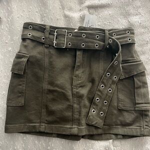 Green cargo skirt with silver detailing and belt